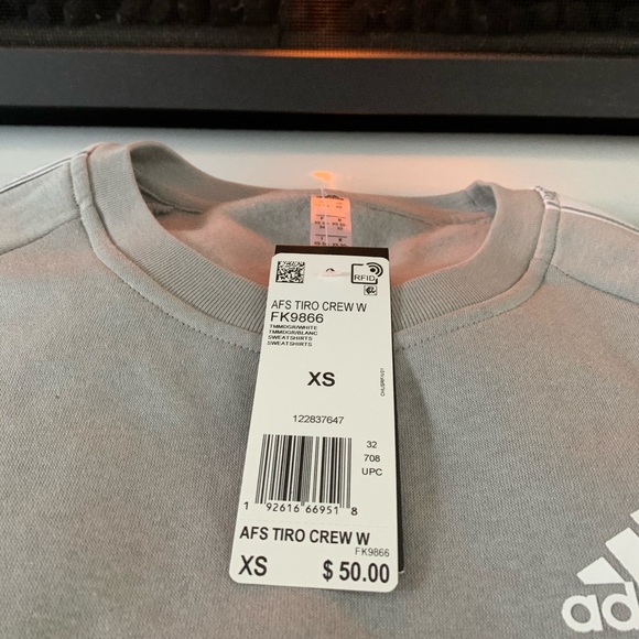 ADIDAS crew neck sweatshirt, never worn. SIZE XS - Picture 3 of 3